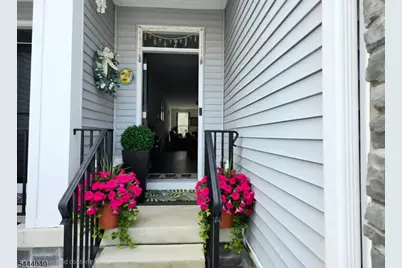27 Wisteria Ct, Monroe Township, NJ 08831 - Photo 2