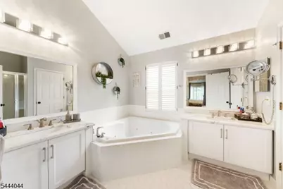 101 S Branch Dr, Readington, NJ 08889 - Photo 10