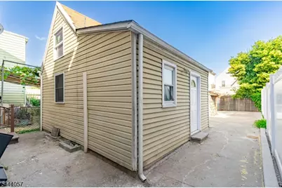 19 Komorn St, Newark, NJ 07105 - Photo 2