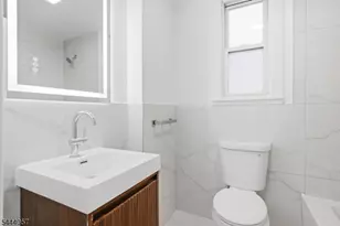 19 Komorn St, Newark, NJ 07105 - Photo 18