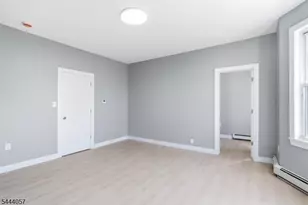 19 Komorn St, Newark, NJ 07105 - Photo 12