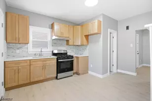 19 Komorn St, Newark, NJ 07105 - Photo 8
