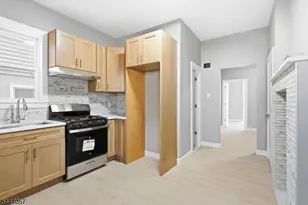 19 Komorn St, Newark, NJ 07105 - Photo 4