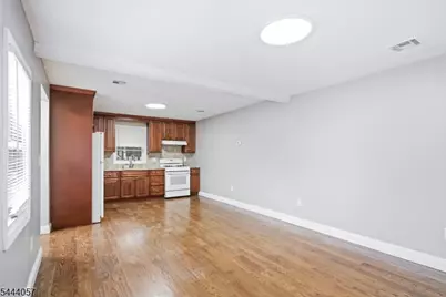 19 Komorn St, Newark, NJ 07105 - Photo 20