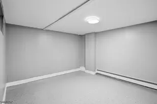 19 Komorn St, Newark, NJ 07105 - Photo 28