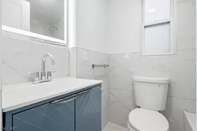19 Komorn St, Newark, NJ 07105 - Photo 10