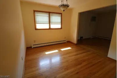 34 Hilton St, Belleville, NJ 07109 - Photo 6