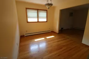 34 Hilton St, Belleville, NJ 07109 - Photo 6