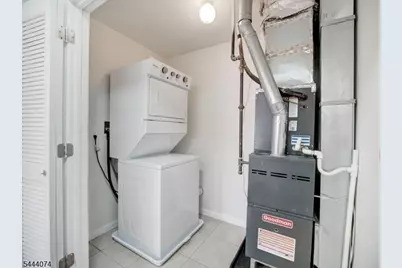 627 Hunterdon St, Newark, NJ 07108 - Photo 10