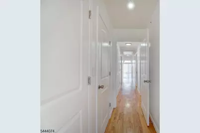 627 Hunterdon St, Newark, NJ 07108 - Photo 16