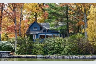 2064 Lakeside Dr, Vernon, NJ 07422 - Photo 1