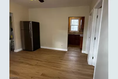 33 Hayward Pl #2, Wallington, NJ 07057 - Photo 4