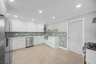 45 Leonard Terrace, Wayne, NJ 07470 - Photo 4