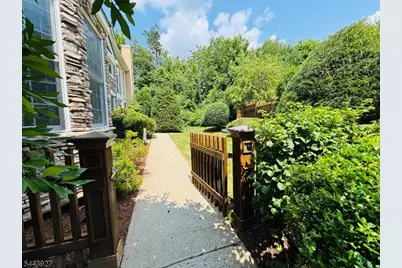 7 Dickerson Ct, Chester, NJ 07930 - Photo 4