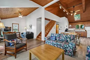 1009 Lakeside Dr E, Vernon, NJ 07422 - Photo 14