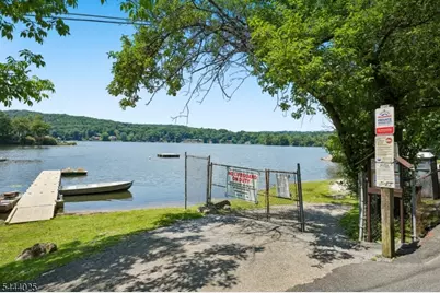 1009 Lakeside Drive East, Vernon, NJ 07422 - Photo 36