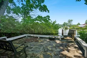 1009 Lakeside Dr E, Vernon, NJ 07422 - Photo 30