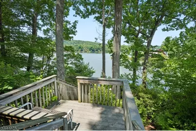1009 Lakeside Drive East, Vernon, NJ 07422 - Photo 28