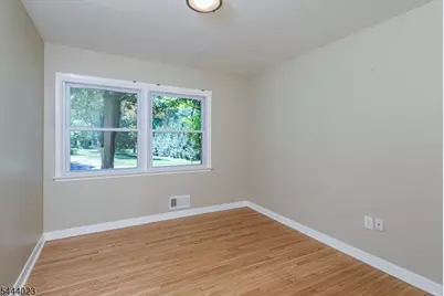 4 Park Ln, Franklin Township, NJ 08540 - Photo 16