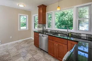4 Park Ln, Franklin Township, NJ 08540 - Photo 12