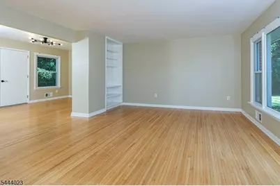 4 Park Ln, Franklin Township, NJ 08540 - Photo 6