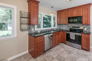 4 Park Ln, Franklin Township, NJ 08540 - Photo 10