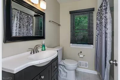 4 Park Ln, Franklin Township, NJ 08540 - Photo 20