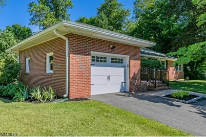4 Park Ln, Franklin Township, NJ 08540 - Photo 28