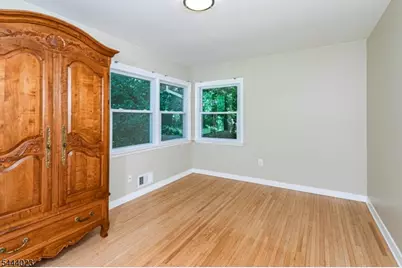 4 Park Ln, Franklin Township, NJ 08540 - Photo 18