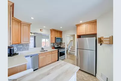 10 Plum Court, Raritan Township, NJ 08822 - Photo 6