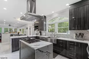 164 E Mountain Rd, Hillsborough Township, NJ 08844 - Photo 8