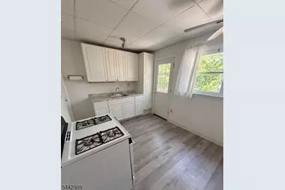 40-42 Moffett St, Woodbridge Township, NJ 08863 - Photo 6
