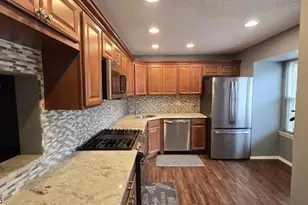 16 Lyon Ln, Franklin Township, NJ 08823 - Photo 2