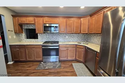 16 Lyon Ln, Franklin Township, NJ 08823 - Photo 4