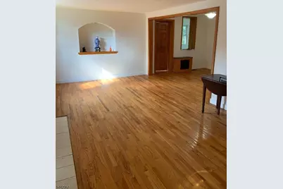 17 Dogwood Ter, Livingston, NJ 07039 - Photo 2