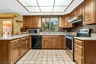 10 Tara Ct, Hardwick Township, NJ 07825 - Photo 12