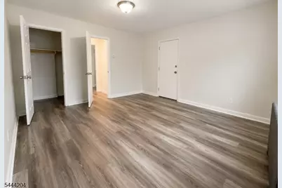 138-140 E Jersey St #1, Elizabeth, NJ 07206 - Photo 4