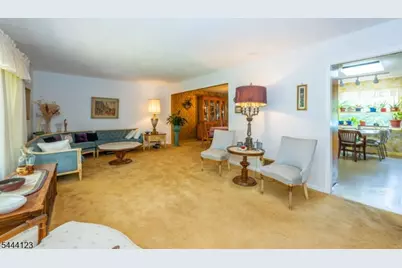 5 Brookwood Dr, West Caldwell, NJ 07006 - Photo 4