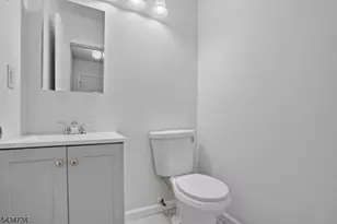 33 Seton Hall Dr, Newark, NJ 07103 - Photo 8