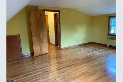 118 Fairfield Dr, Paramus, NJ 07652 - Photo 10