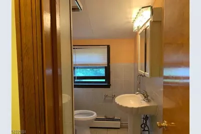 118 Fairfield Dr, Paramus, NJ 07652 - Photo 4