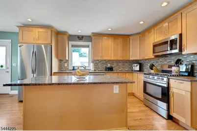 59 Mitchell Ave, Totowa, NJ 07512 - Photo 10