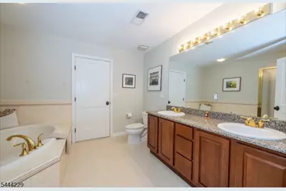 26 Turnberry Ln, Hardyston Township, NJ 07419 - Photo 18