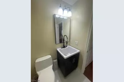 92 Callahan Ct, Newark, NJ 07103 - Photo 28