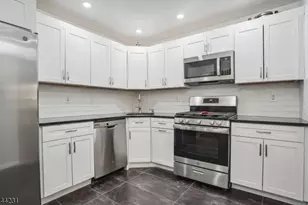 92 Callahan Ct, Newark, NJ 07103 - Photo 8