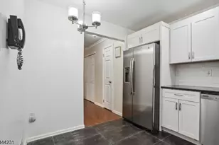 92 Callahan Ct, Newark, NJ 07103 - Photo 12