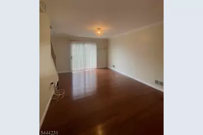 92 Callahan Ct, Newark, NJ 07103 - Photo 8