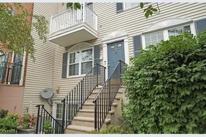 92 Callahan Ct, Newark, NJ 07103 - Photo 6