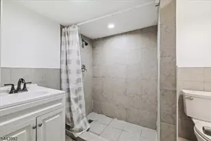 48 Laurel Ave, East Orange, NJ 07017 - Photo 14