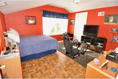 44 Winchester Rd, Livingston, NJ 07039 - Photo 12